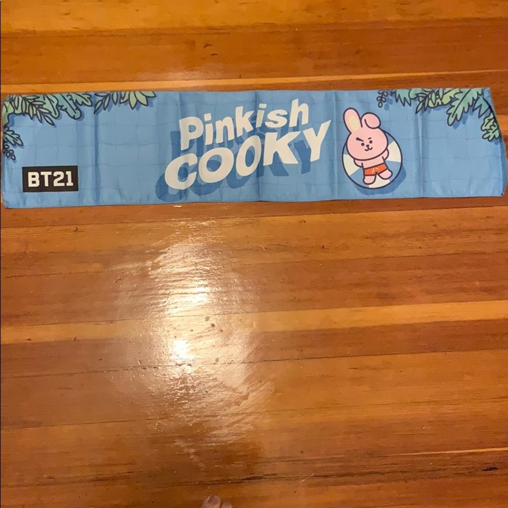 Limited edition BT21 beach slogan BTS